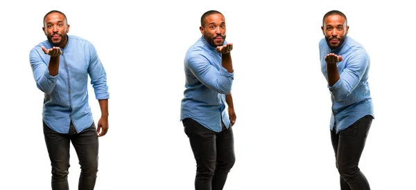 African American Man Met Baard Uitdrukken Liefde Klappen Kus Camera — Stockfoto