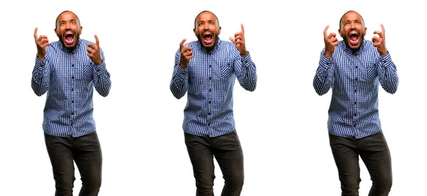 Afrikanisch Amerikanischer Mann Mit Bart Erschrocken Und Nervös Ausdrückende Angst — Stockfoto