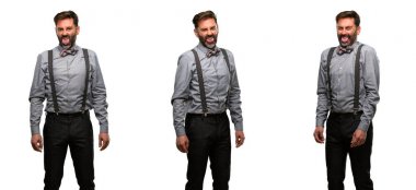 Orta yaş adam, sakal ve papyon dilini çıkarmış tiksinti hissi