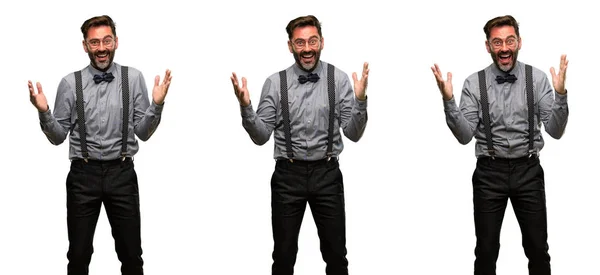 Hombre Mediana Edad Con Barba Pajarita Feliz Sorprendido Animando Expresando —  Fotos de Stock