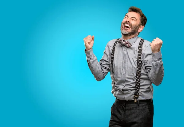 Uomo Mezza Età Con Barba Papillon Felici Eccitati Che Esprimono — Foto Stock