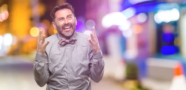 Homem Meia Idade Com Barba Gravata Arco Aterrorizado Nervoso Expressando — Fotografia de Stock