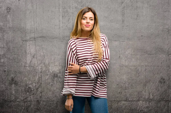 Young Cool Woman Posing — Stock Photo, Image