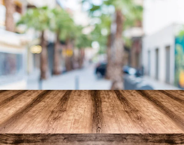 Dřevěný Prázdnou Tabulku Prkno Před Rozostřeného Pozadí Lze Použít Pro — Stock fotografie