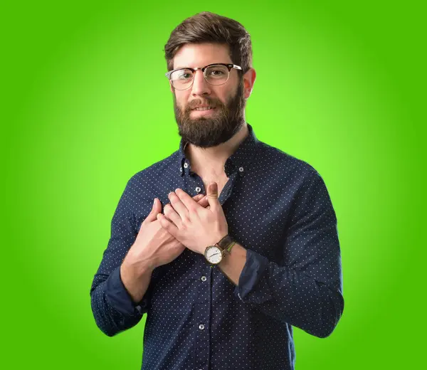 Junger Hipster Mann Mit Dickem Bart Die Hände Herzen Ausdruck — Stockfoto