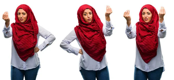 Araberin Hijab Wütend Gestikulierend Typisch Italienische Geste Mit Der Hand — Stockfoto