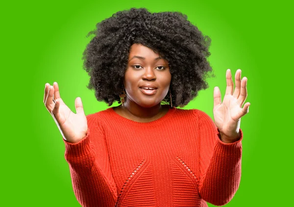 Schöne Afrikanische Frau Selbstbewusst Und Glücklich Mit Einem Großen Natürlichen — Stockfoto