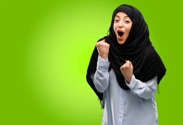 Büyük Başarı Güç Enerji Olumlu Duygular Ifade Hijab Mutlu Heyecanlı — Stok fotoğraf