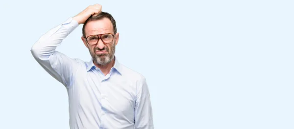 Hombre Mediana Edad Con Gafas Expresión Duda Confundir Maravilla Concepto —  Fotos de Stock