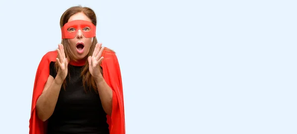 Femme Super Héros Moyen Âge Portant Masque Rouge Une Cape — Photo