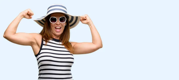 Middle Age Cool Woman Wearing Summer Hat Sunglasses Happy Excited — Stock Photo, Image