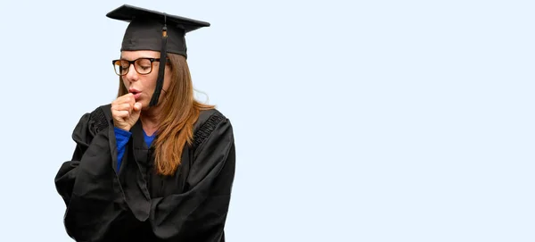 Senior Afgestudeerde Student Vrouw Ziek Hoesten Lijden Astma Bronchitis Geneeskunde — Stockfoto