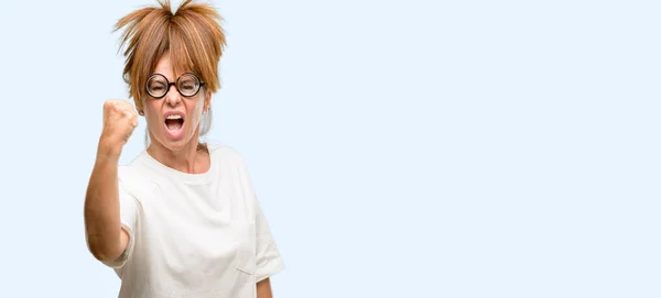 Louco Mulher Meia Idade Usando Óculos Bobos Irritado Irritado Expressando — Fotografia de Stock