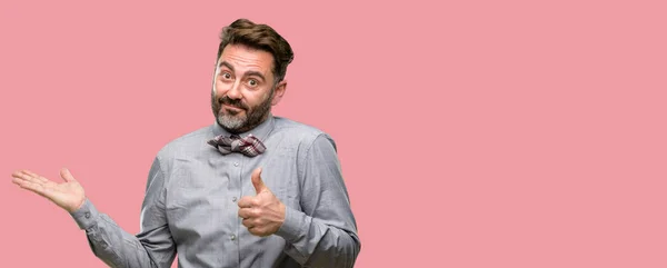 Middle Age Man Beard Bow Tie Thumb Holding Something Empty — Stock Photo, Image