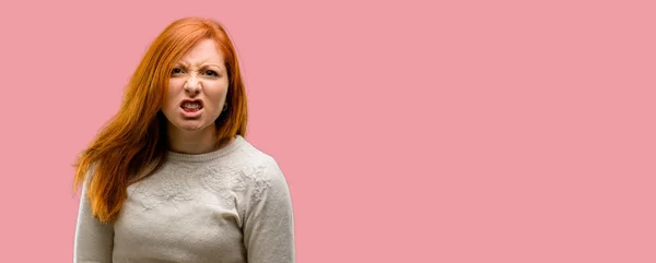 Güzel Genç Kızıl Saçlı Kadın Kızgın Stresli Tedirgin Rahatsız Tatminsizlik — Stok fotoğraf