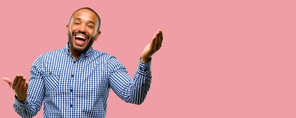 Africano Americano Homem Com Barba Confiante Feliz Com Grande Sorriso — Fotografia de Stock