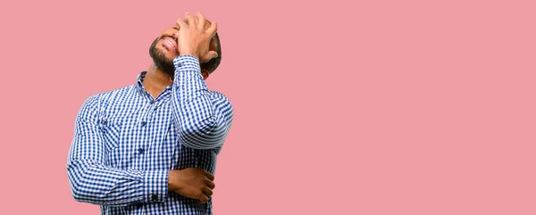 Africano Americano Com Barba Estressante Mantendo Mãos Cabeça Cansado Frustrado — Fotografia de Stock