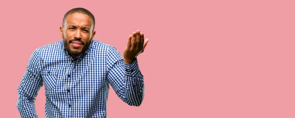 Sakallı Afrikalı Amerikalı Adam Rahatsız Kızgın Negatif Duygu Ifade Birisi — Stok fotoğraf