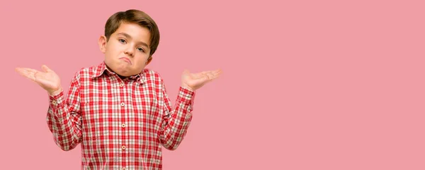 Niño Guapo Con Ojos Verdes Duda Expresión Confundir Maravilla Concepto —  Fotos de Stock