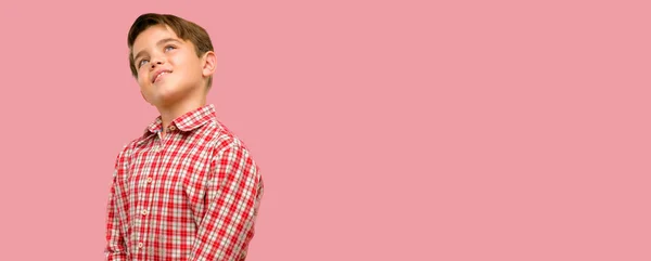 Niño Guapo Con Ojos Verdes Confiado Feliz Con Una Gran — Foto de Stock