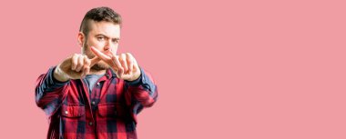 Hayır, güvenlik, savunma veya kısıtlama, belki iterek ifade yakışıklı delikanlı dur işareti el ile yapmak kötü tutum ile rahatsız