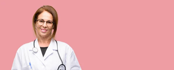 Dokter Vrouw Medische Professional Zelfverzekerd Blij Met Een Grote Natuurlijke — Stockfoto