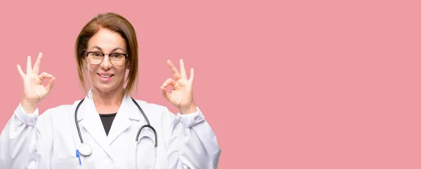 Médica Mulher Profissional Médico Fazendo Sinal Gesto Com Ambas Mãos — Fotografia de Stock