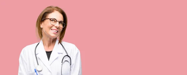 Medico Donna Medico Pensiero Professionale Guardando Verso Alto Esprimendo Dubbi — Foto Stock