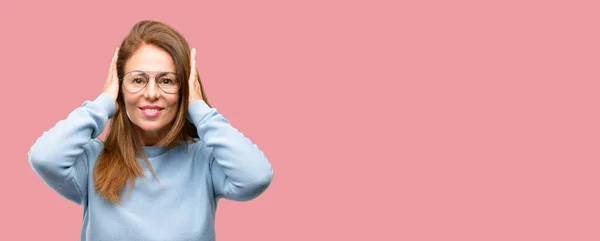 Middle Age Woman Wearing Wool Sweater Cool Glasses Covering Ears — Stock Photo, Image