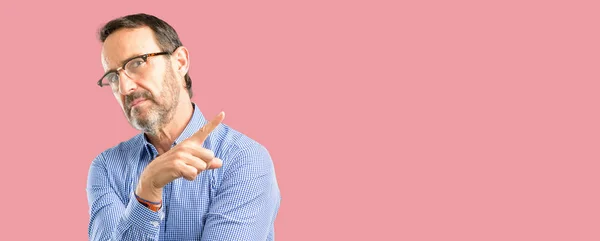 Handsome Middle Age Man Pointing Away Side His Finger — Stock Photo, Image