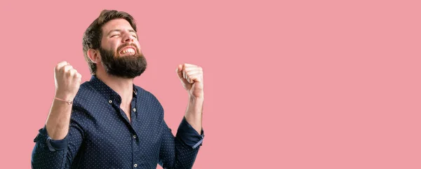Homem Jovem Hipster Com Barba Grande Feliz Animado Expressando Gesto — Fotografia de Stock