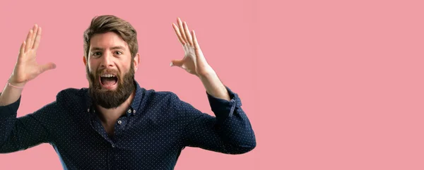 Joven Hipster Hombre Con Barba Grande Feliz Sorprendido Animando Expresando —  Fotos de Stock