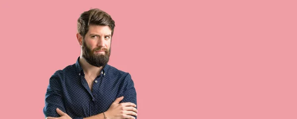 Giovane Hipster Uomo Con Barba Grande Irritato Arrabbiato Esprimendo Emozione — Foto Stock