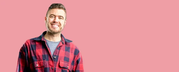 Joven Hombre Guapo Seguro Feliz Con Una Gran Sonrisa Natural —  Fotos de Stock