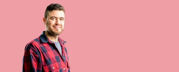 Joven Hombre Guapo Seguro Feliz Con Una Gran Sonrisa Natural —  Fotos de Stock