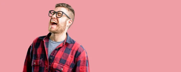 Jovem Homem Bonito Confiante Feliz Com Grande Sorriso Natural Rindo — Fotografia de Stock