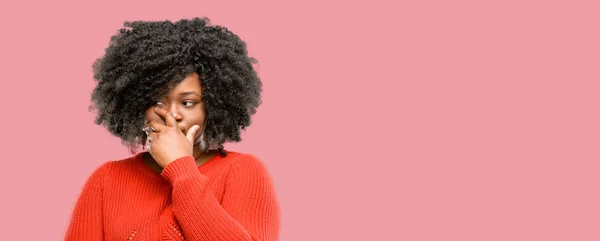 Mooie Afrikaanse Vrouw Bang Schok Uitdrukken Van Paniek Angst — Stockfoto