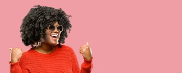 Hermosa Mujer Africana Feliz Emocionada Celebrando Victoria Expresando Gran Éxito —  Fotos de Stock