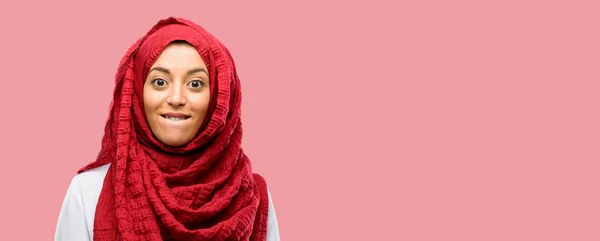 Young Arab Woman Wearing Hijab Confident Happy Big Natural Smile — Stock Photo, Image