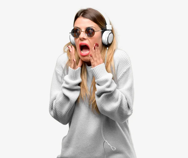 Young Woman Listen Music Headphone Stressful Keeping Hands Head Terrified — Stock Photo, Image