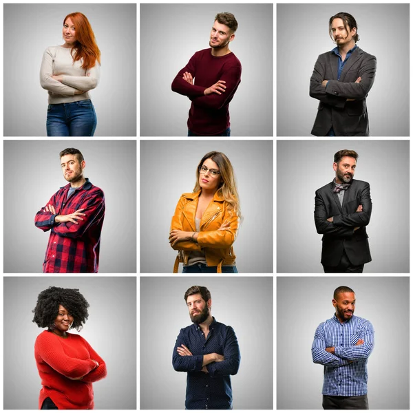 Gruppe Gemischter Menschen Frauen Und Männer Mit Verschränkten Armen Selbstbewusst — Stockfoto