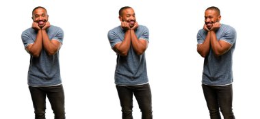 Mutlu ve ifade wow jest tezahürat sakallı Afrikalı-Amerikalı adam