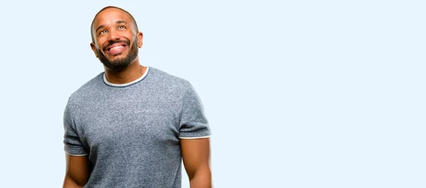 Africano Americano Homem Com Barba Confiante Feliz Com Grande Sorriso — Fotografia de Stock