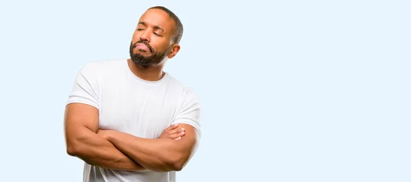 Africano Americano Com Barba Com Braços Cruzados Confiante Feliz Com — Fotografia de Stock