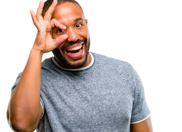 Homem Afro Americano Com Barba Olhar Para Câmara Através Dos — Fotografia de Stock