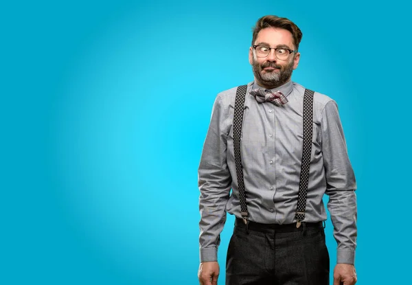 Uomo Mezza Età Con Barba Papillon Rendendo Divertente Viso Ingannare — Foto Stock