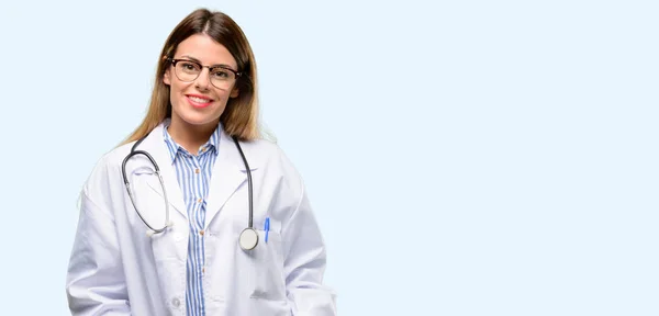 Jonge Dokter Vrouw Medische Professional Zelfverzekerd Blij Met Een Grote — Stockfoto