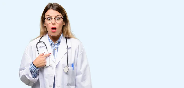 Young Doctor Woman Medical Professional Happy Surprised Cheering Expressing Wow — Stock Photo, Image