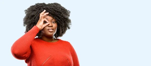 Beautiful African Woman Looking Camera Her Fingers Gesture Imitating Binoculars — Stock Photo, Image