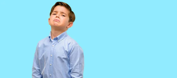 Niño Guapo Con Ojos Verdes Con Expresión Triste Molesta Infeliz —  Fotos de Stock